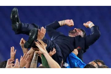 ナポリ、イタリア杯優勝！ユーヴェの「名手らの2連PK失敗」がこれ 画像