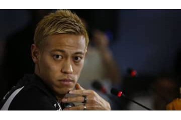 ヘアバンドにヒゲ！本田圭佑、今の姿がこちら 画像