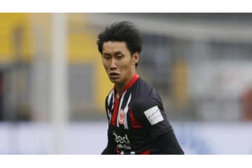 鎌田大地、見てる場所がえぐい！魅惑の「サイドチェンジ」がこれ 画像