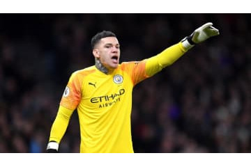 こりゃすげぇ！シティGKエデルソン、相手守備を一瞬で切り裂いた「ロケットパス」がこれ 画像