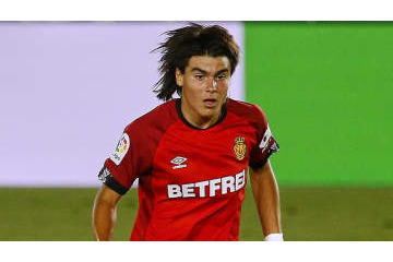 GKも拍手！久保の横で決めた、マジョルカ15歳の「絶妙FK」 画像