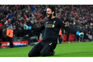 「ユナイテッドを沈めるゴールをアシストした3人の守護神」 画像