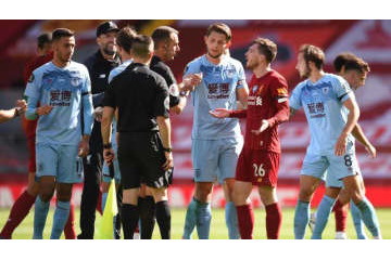 リヴァプール、ついにアンフィールド勝利神話が終焉…選手は審判にブチ切れ 画像