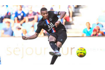 エムバペ、決めた！PSG再開後「初ゴール」がこれ 画像