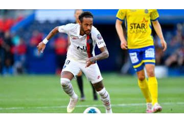 ネイマール、相手を子ども扱い！格の違いを分からせた「鬼テク」がこれ 画像