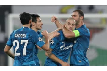 2冠のゼニト、優勝直後に優勝トロフィーを壊す…「その瞬間」がこれ 画像