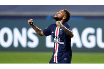 ネイマール、CLで伝説未遂！「敵も味方も騙した仰天FK」がこれ 画像