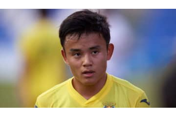 久保建英、歌でもすごい！「ドラえもん」を大声でやりきる 画像