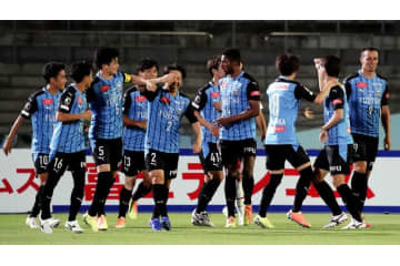 【データ】“走らない”川崎Fが「4-3-3」で進化　“走る”横浜FM、連覇の壁は過密日程か 画像