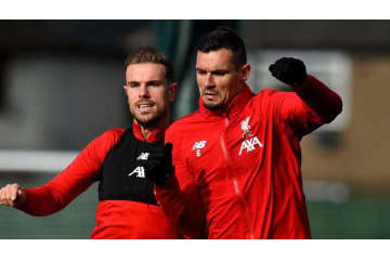 ヘンダーソン、退団のロヴレンに贈った「手紙とトロフィー」がすごい 画像