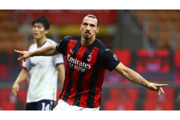 38歳イブラヒモヴィッチ、冨安に見せつけた「超人ヘッド」がこれ 画像