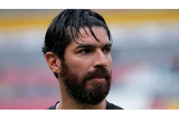 44歳の「世界一の変人」アブレウ、飛び跳ねて喜ぶヘディングゴールがこれ 画像