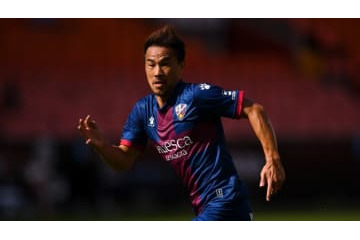 岡崎慎司、リーガ初ゴール未遂！「GK棒立ちの鬼ボレー」がこれ 画像