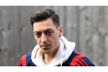 エジル、市民殺害疑惑のナイジェリア警察部隊についてツイート 画像