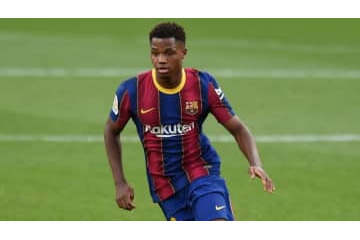 18歳ファティ、ロナウジーニョみたいな「ボールと友達テク」がすごい 画像