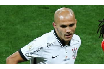 痛すぎ！元鹿島DF、仲間の「折れた歯」を拾い集める 画像