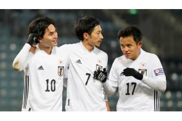 久保建英や南野拓実も！ 日本代表の「ヘアバンド抗争」がおもしろい 画像