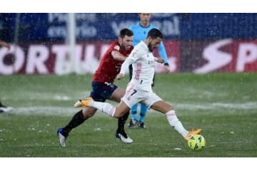 極寒の氷点下1度でプレー…レアルGKクルトワ 「操り人形じゃねぇ」 と不満 画像