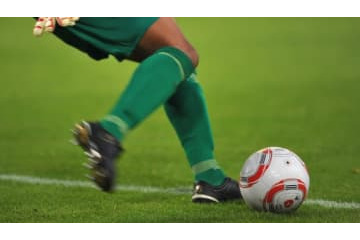 飛距離70メートル！？ GKが決めた「超絶ゴールキックゴール」がすごい 画像