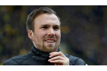 香川と仲良しだったグロスクロイツ、32歳で現役引退 画像