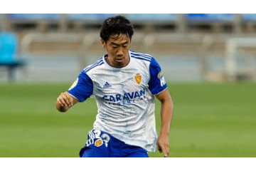 香川真司、PAOKで誉められた「スライディングボレー」がこれ 画像