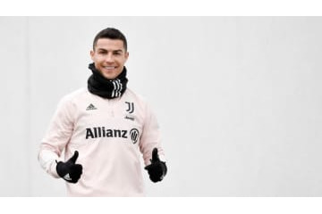 祝36歳！ロナウド  「56歳までプレーできずに申し訳ない」と謝る 画像