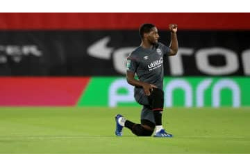 「試合前の跪きポーズはもうしない」 ブレントフォードが決断した理由とは 画像