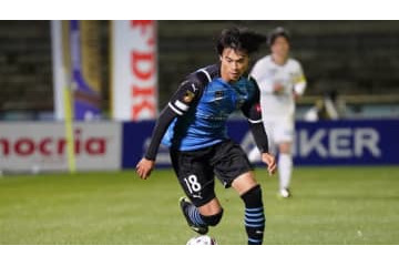 ネルシーニョ監督も脱帽！ 三笘薫の「破壊的鬼ドリブル」がこちら 画像