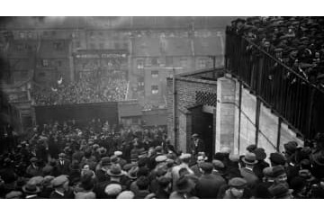 歴史が違う…「1934年のアーセナルvsトッテナム戦の写真」がすごい 画像