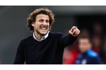 元C大阪フォルラン、ウルグアイ2部の監督に 画像