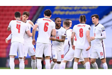 「SNS投稿してるの本人じゃねぇだろ」 ネヴィル兄、イングランド代表選手に苦言 画像