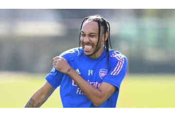 オーバメヤング、「引き技からのバックヒールシュート」がすごい 画像