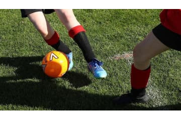 「11歳の天才サッカー選手」リベリアリーグでのプレーが話題 画像