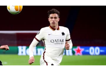 これはひどい…ボールボーイがローマ選手の顎にボールをブチ当てた衝撃シーン 画像