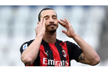 イブラヒモヴィッチ、謎の一発レッドに唖然…名物主審が「勘違い」で退場宣告か 画像