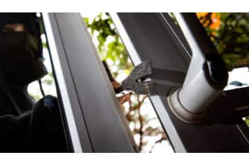 サッカー選手は気をつけたい。泥棒界で「シリコン接着剤」が流行中 画像