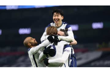 リヴァプール勢0人！キャラガーとネヴィル兄の「今季プレミアベスト11」が物議醸す 画像