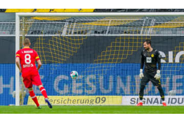 ドルトムントGKがPK阻止放棄！双子ベンダーの引退ラストシーンがいい 画像