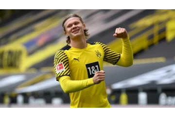 怪物ホーラン、筋肉増強中！ドルトムント移籍後の「体重増加量」がエグい 画像