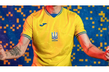 ウクライナ代表の新ユニフォーム、ロシアが怒る　その理由は 画像