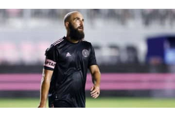 「咥え煙草でもやれるかと…」イグアイン、MLSを舐めてたと告白 画像