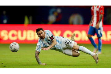 格が違う！ “生きる歴史”メッシ、コパ・アメリカで相手選手を子供扱い 画像