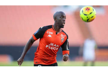 戦慄…24歳FW、女に酸をかけられ目を焼かれる　緊急手術へ 画像