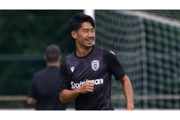 香川真司、PAOKで大はしゃぎ！ひとりでガッツポーズしまくる 画像