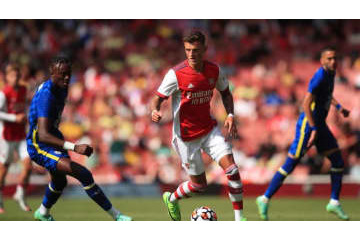 アーセナルが75億円で獲得！DFベン・ホワイト、チェルシー戦の「決死ブロック」がこれ 画像