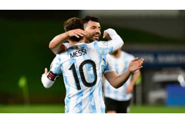 アグエロ、親友メッシのバルサ退団に触れる…超短文だった 画像