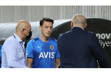 トルコ移籍のエジル、もう「クラブに不満」？退団の可能性が報道 画像