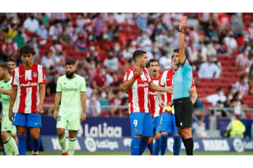 天才ジョアン・フェリックス 「人生初の退場シーン」がこれ 画像