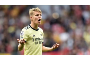 冨安にはやさしいウーデゴール、アーセナルの味方に怒る 画像