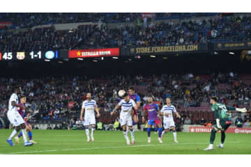 不調バルサ人気低迷…ファンがそっぽ向き、カンプノウの観衆激減 画像